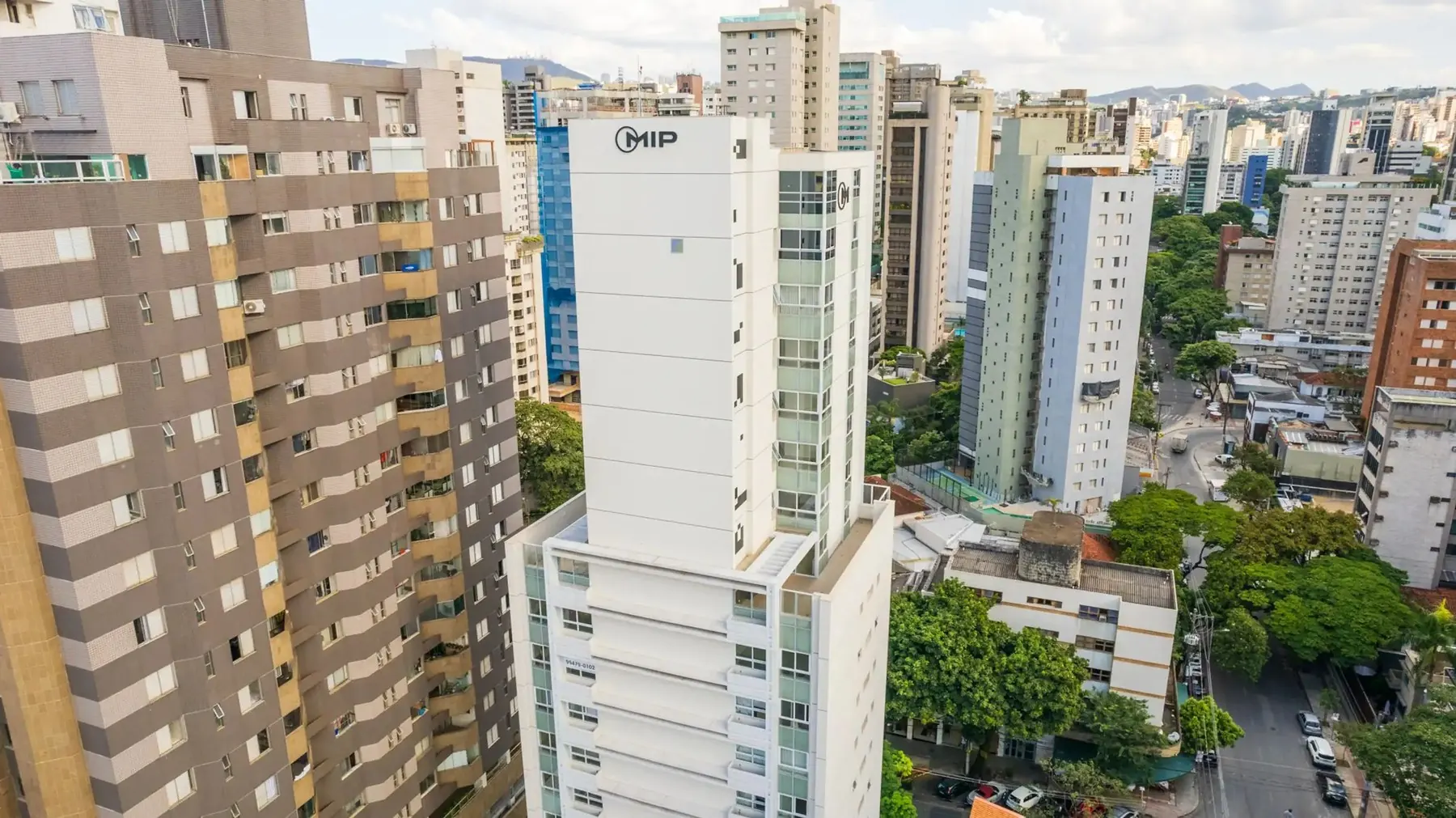 Alvarenga 594